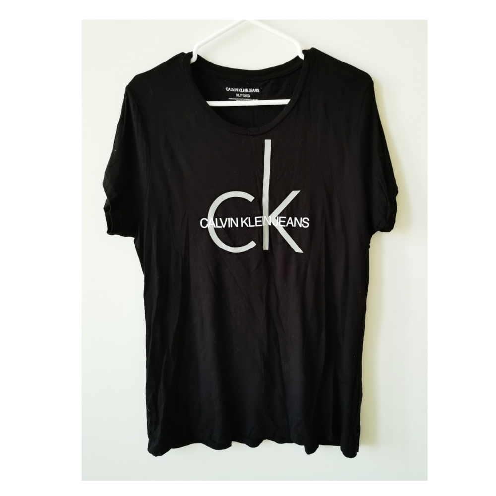 Black Calvin Klein T-shirt